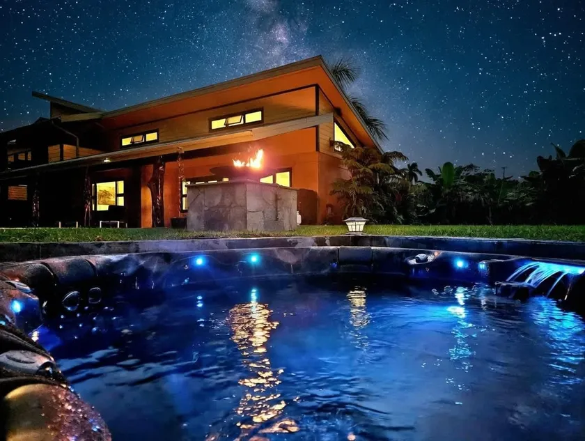 Oceanfront gated estate w/heated saltwater pool. - Image 1