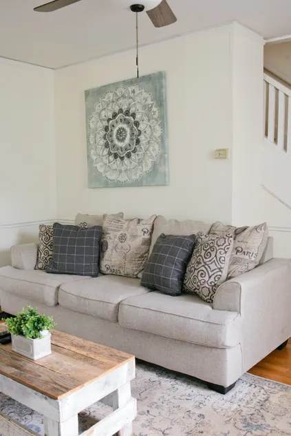 Chic 2BR Stay | Pet-Friendly & Parking Included - Image 1