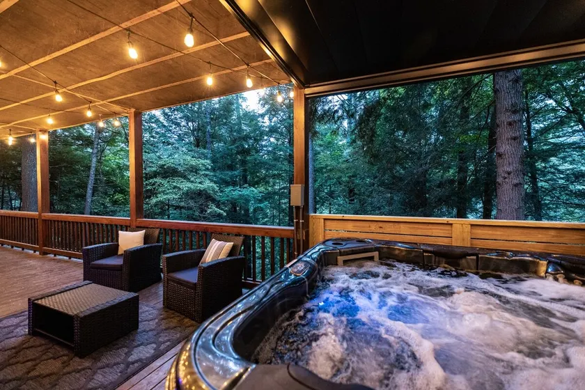 Harry's Hideaway | River Access-Game Room-Hot Tub - Image 1
