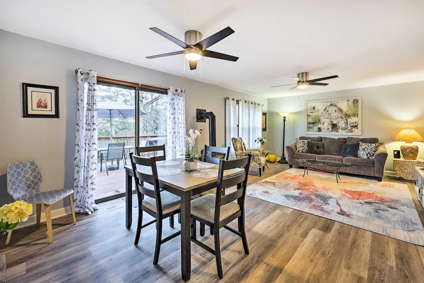 Holiday Island Home: Mountain View + Hot Tub! - Image 1