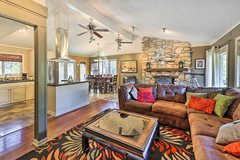 Holiday Island Home: Hot Tub & Wood Stove! - Image 1