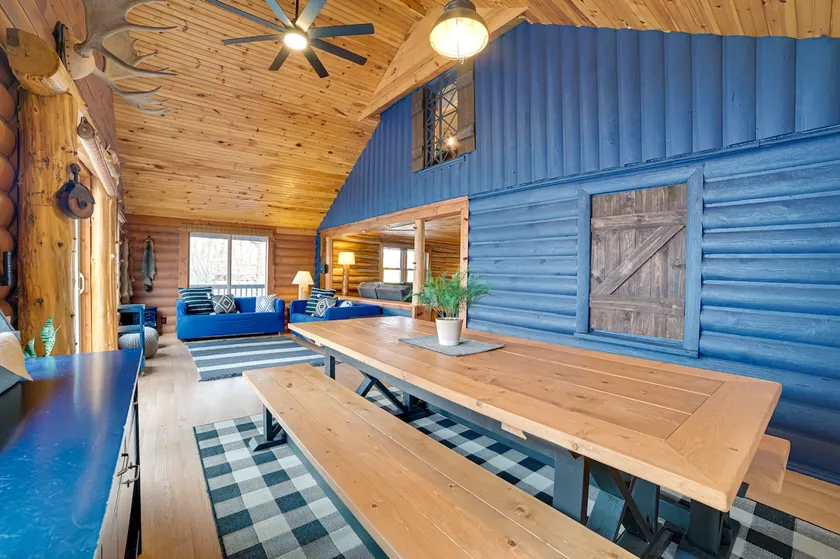 Diamond Lake Waterfront Cabin w/ Deck + Dock! - Image 1