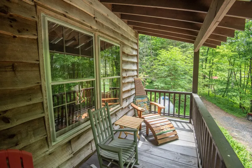 The Log Cabin Experience! Fish in nearby River! - Image 1