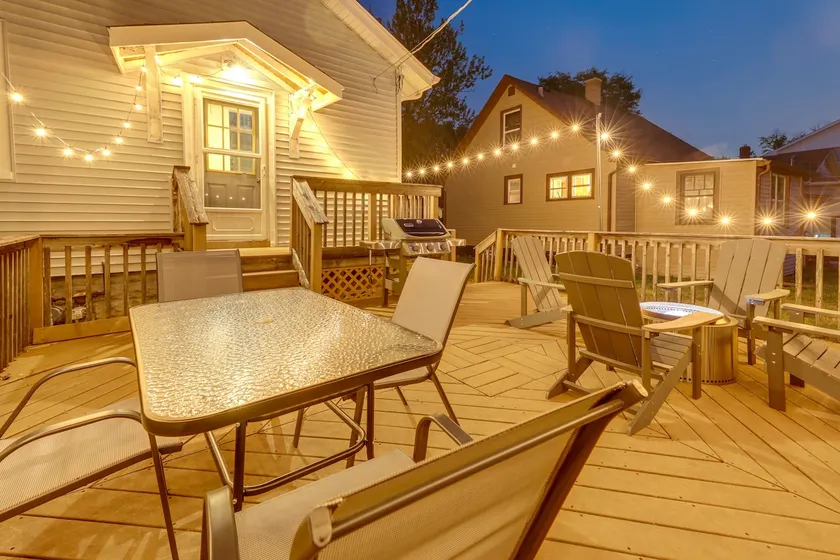 Westmont Home w/ Hot Tub! Walk to Metra Station - Image 1