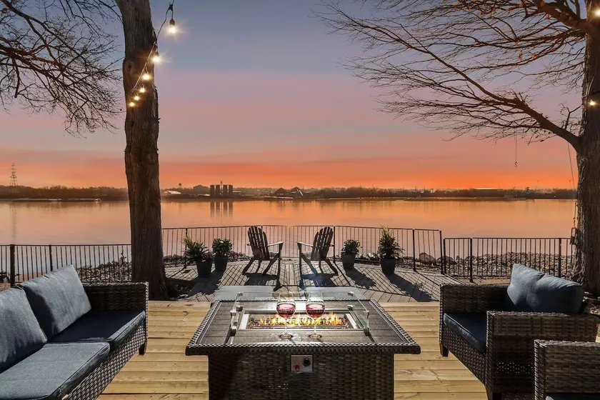 Luxe Riverfront w/Hot Tub Sauna Cinema Pets Views - Image 1