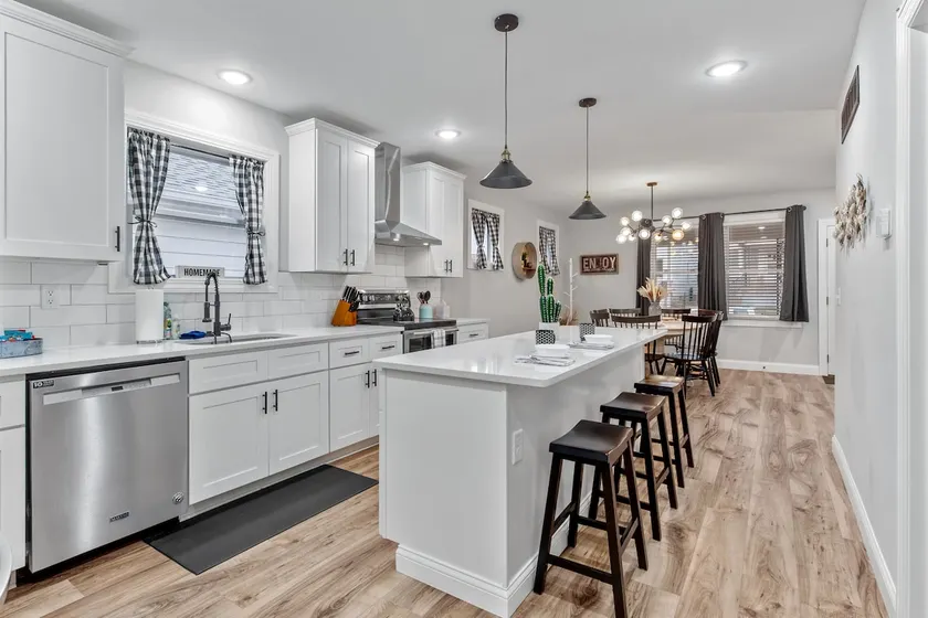 4BR Bungalow | Quiet STL Neighborhood | Near Grove - Image 1