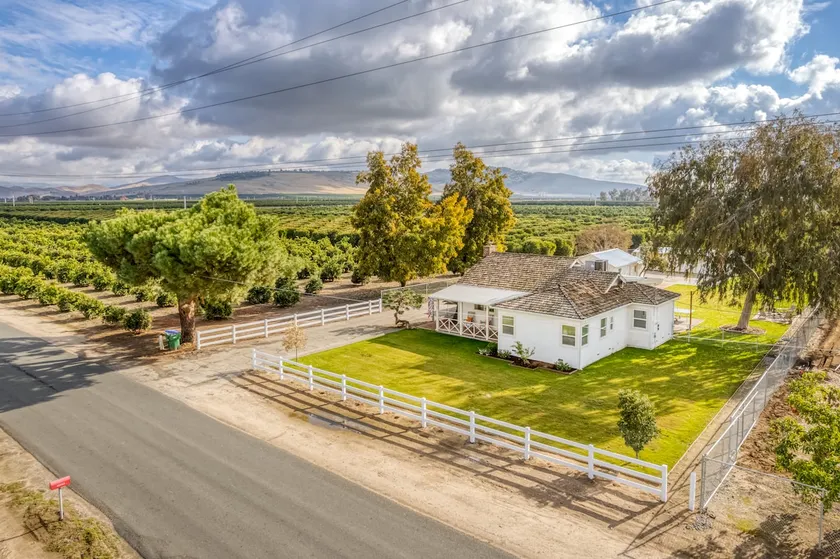 Orange Blossom Cottage Near Sequoias w/EV Charger - Image 1