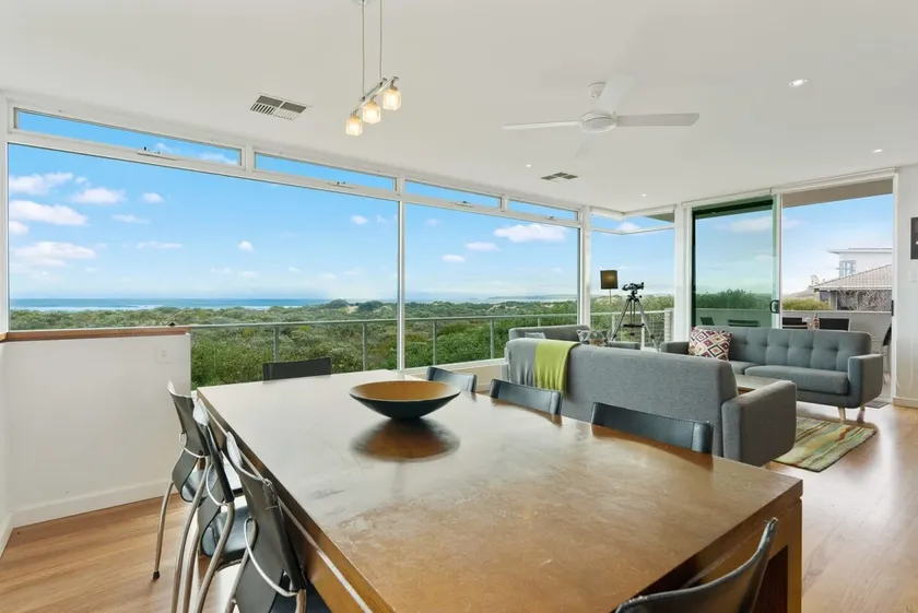 Absolute Luxury Beachfront - Middleton - BYO Linen - Image 1
