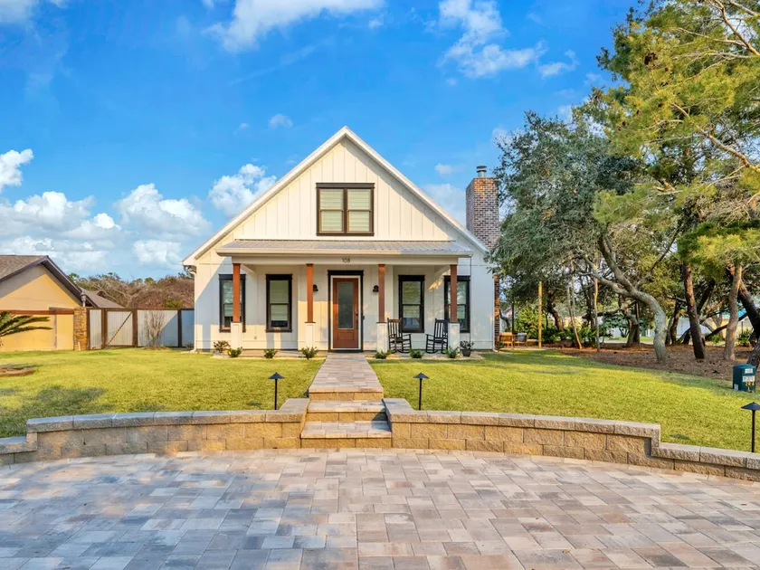 Moonlight Cottage - Image 1