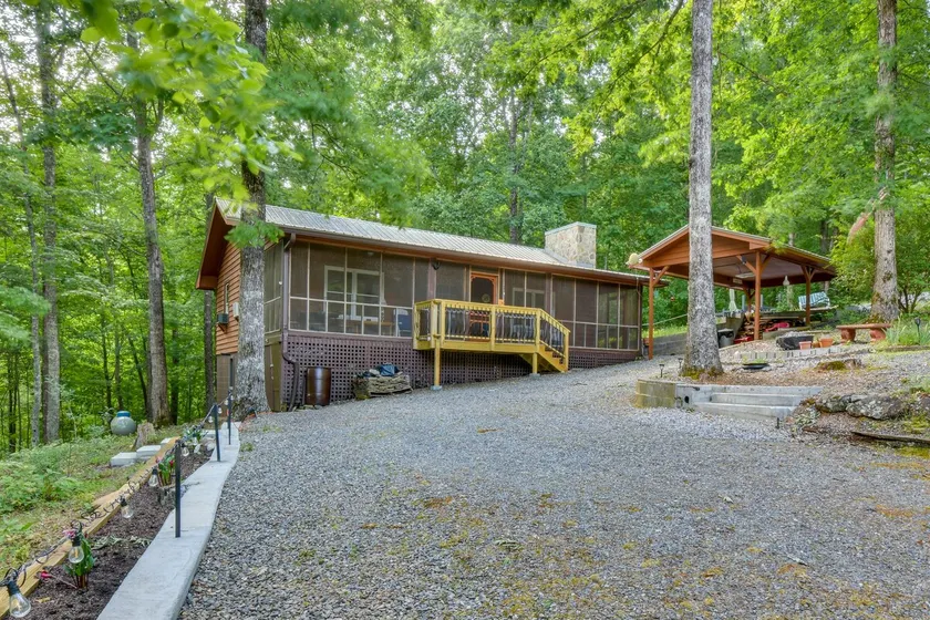 Cozy Hiawassee Cabin - 4 Mi to Lake Chatuge! - Image 1
