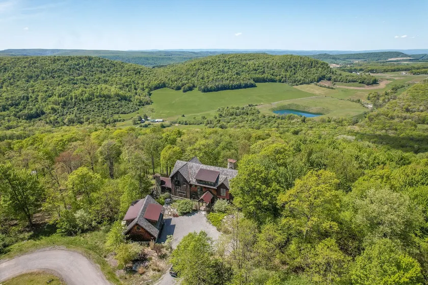 Stunning Luxury Home Direct Ski Access and Hot Tub - Image 1