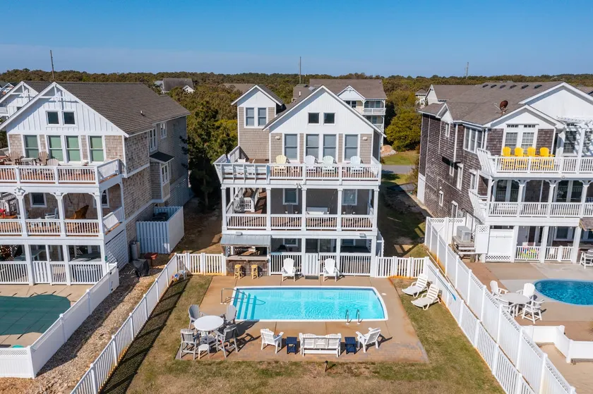 Avalon: quartier de Old Nags Head Place avec piscine privée et bain à remous. - Image 1