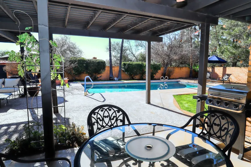 Sabino Vista Charming Quiet Home with Pool - Image 1
