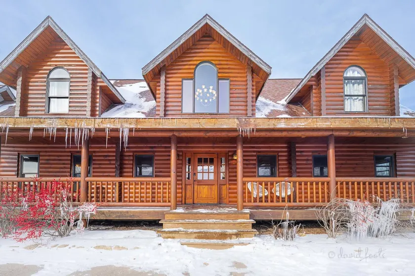 Wonder Bear Lodge - Hot Tub | 6 King Beds | Sleeps 16 | Private Heated Pool - Image 1