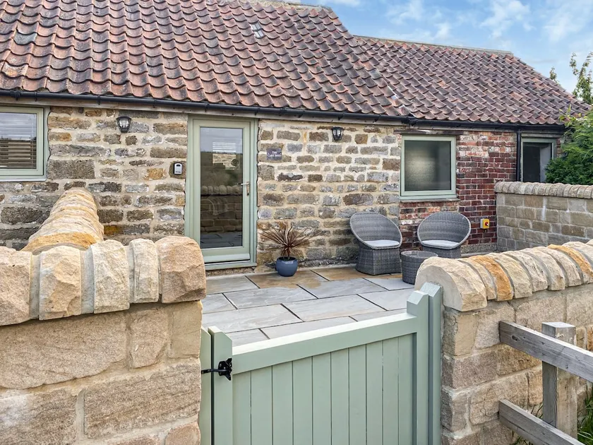 Cart Shed - Uk41245 - Image 1