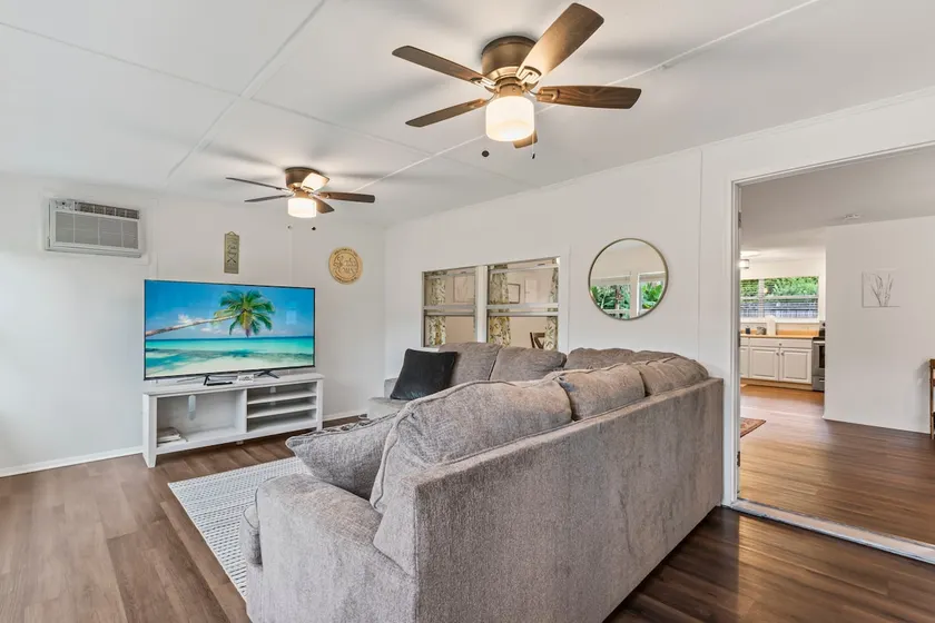 *Lakefront Retreat*- Lake/Private - Image 1
