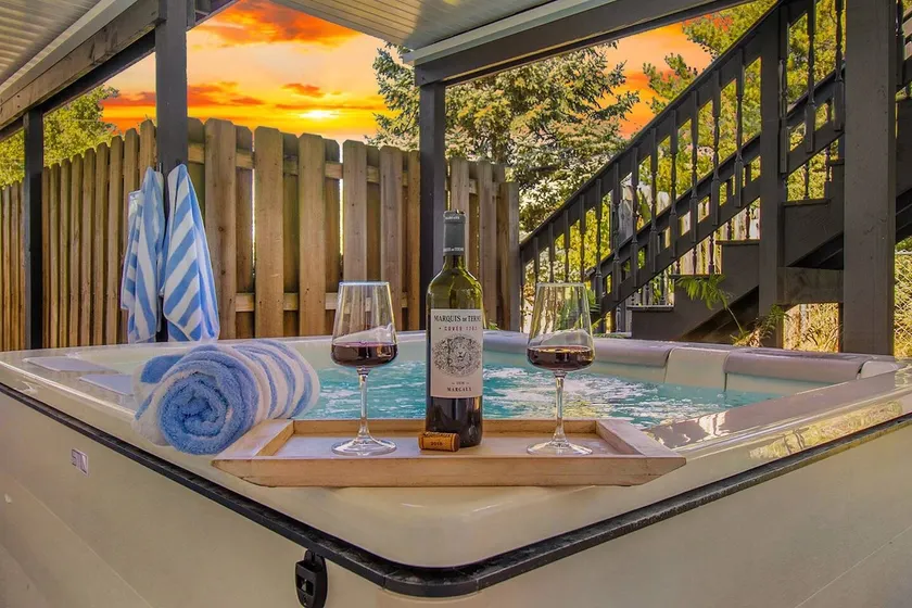 0.4Mi from Beach! Luxe Home w/Hot Tub/Barrel Sauna - Image 1