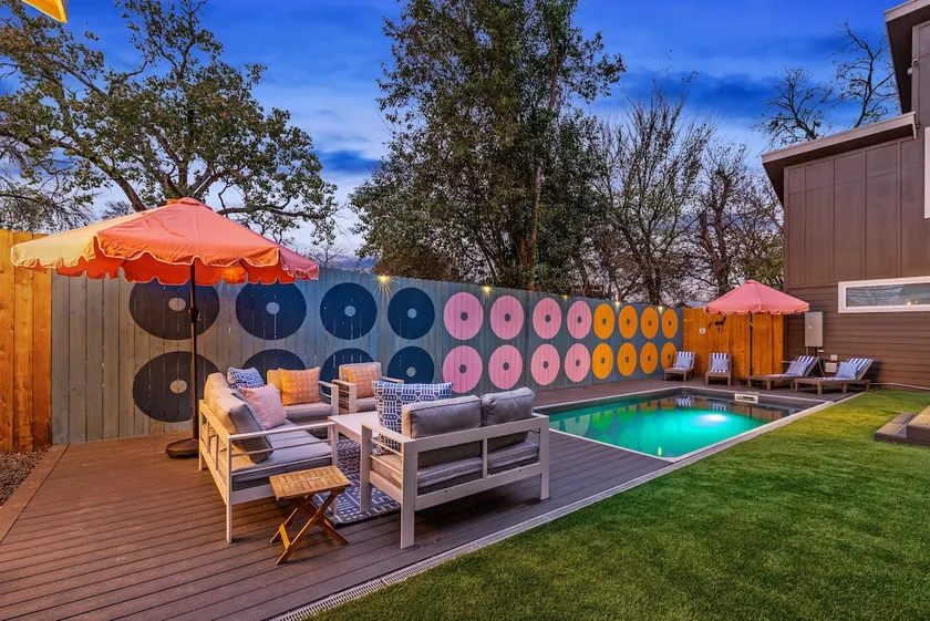 Hip Group Travel Haven | Can’t Miss | Heated Pool - Image 1