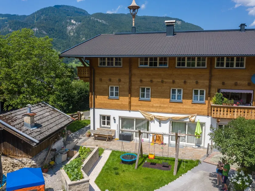 Cosy holiday home with lift near ski lift - Image 1