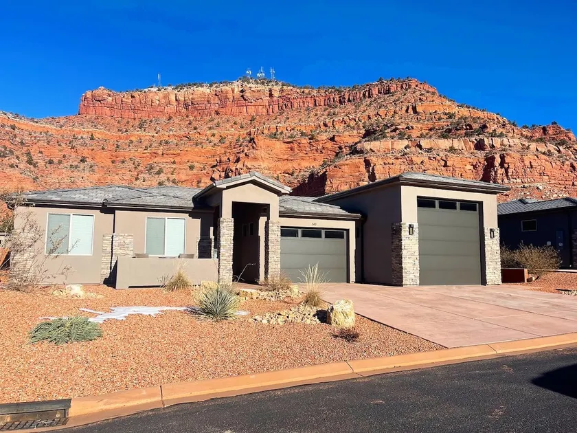 Luxury Kanab Retreat | Pool, Spa & Near Zion - Image 1