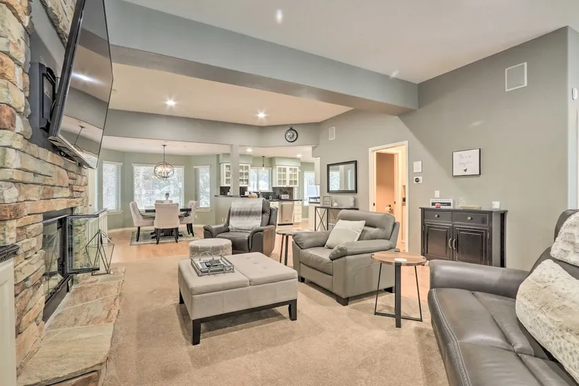 Crystal Bay Home w/ Fireplace Near Ski Resorts - Image 1