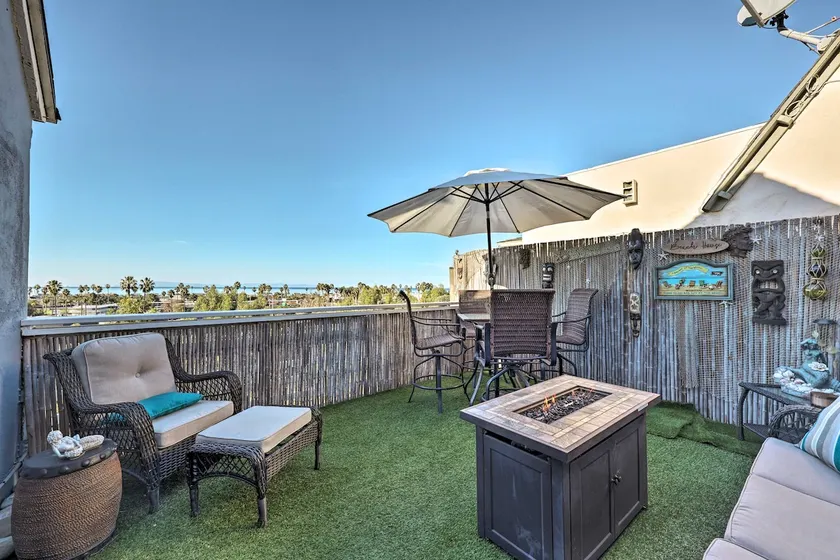 Walk to Ventura Beach: Comfy Home w/ Ocean Views - Image 1
