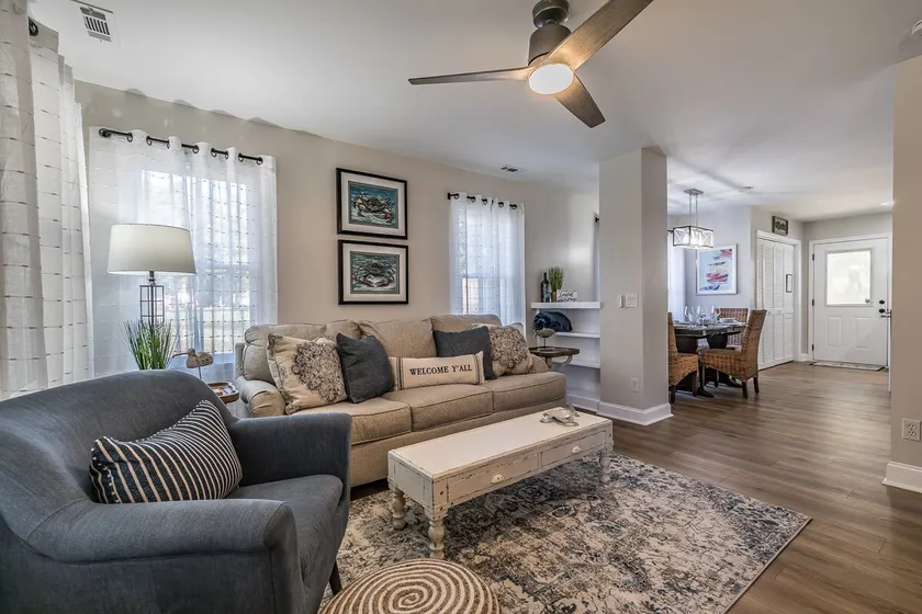 Newly Renovated listing! Cottage on Broad - Image 1