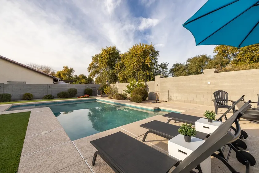A Must Gilbert Stay: Heated Pool and Games! - Image 1
