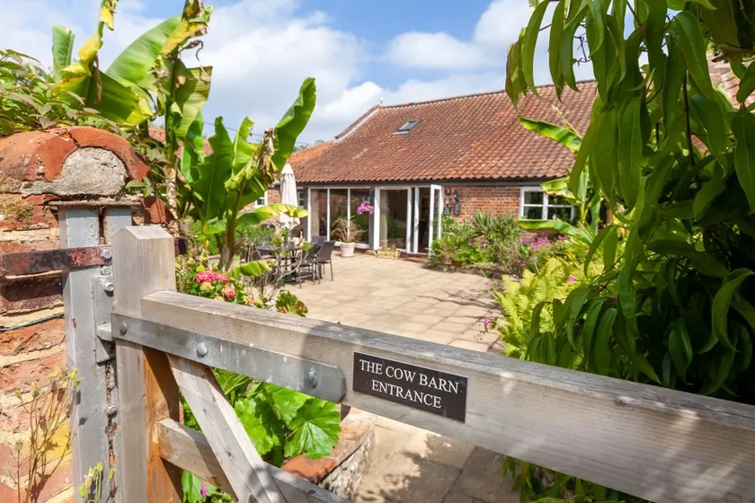 The Cow Barn - Norfolk Cottage Agency - Image 1