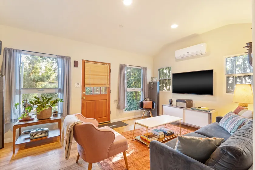 Peaceful private home w/yard in Silver Lake/DTLA - Image 1