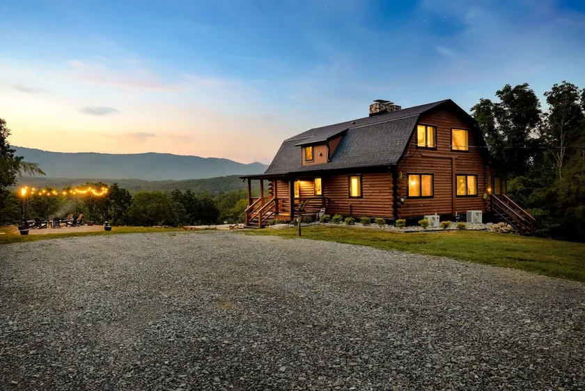 Luxe Log Cabin, Mountain Views, HotTub, Secluded - Image 1