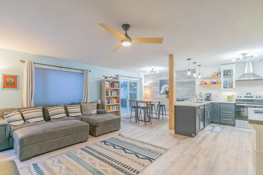The Garay Townhome w/Contemporary Vibes - Image 1