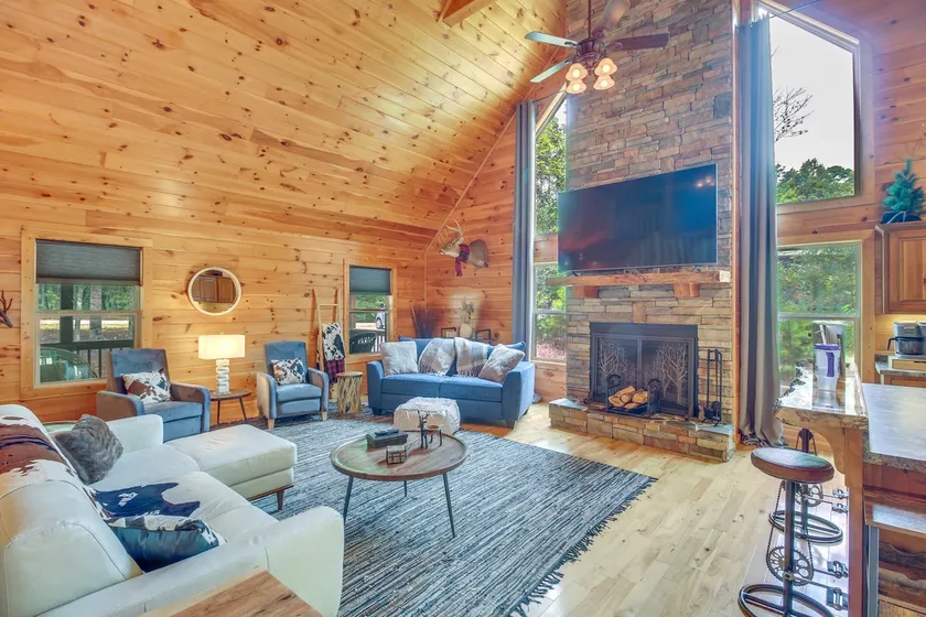 Upscale Coosawattee Cabin w/ Hot Tub & Fire Pit! - Image 1