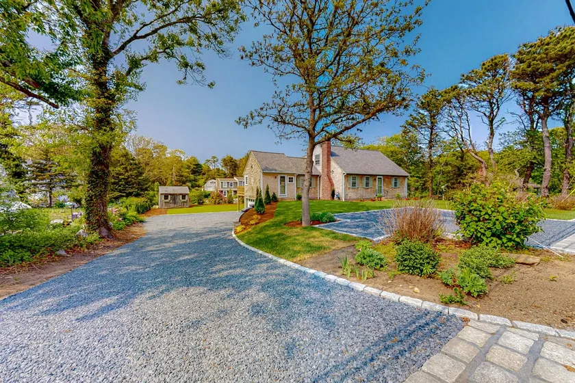 Cozy Pet-Friendly Oasis with Fireplace & AC - Image 1