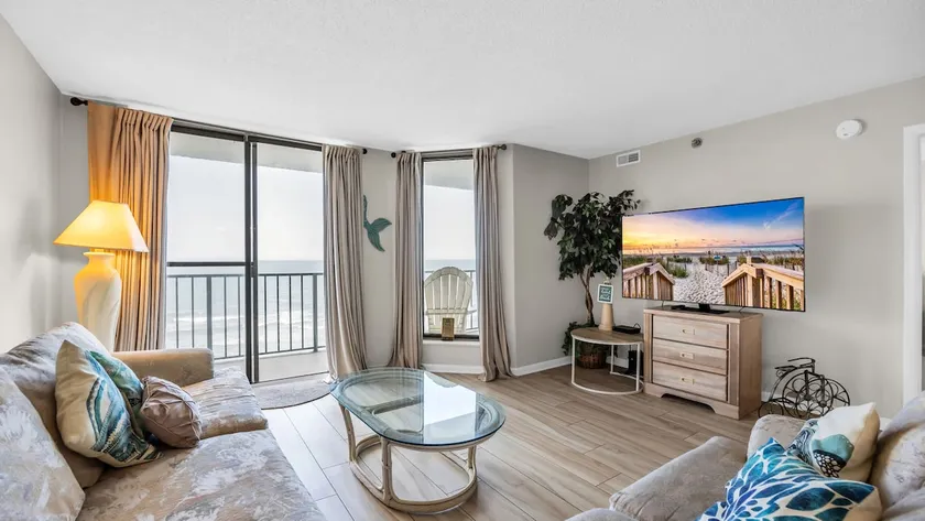 Huge Oceanfront End Unit Top Location with Pool - Image 1