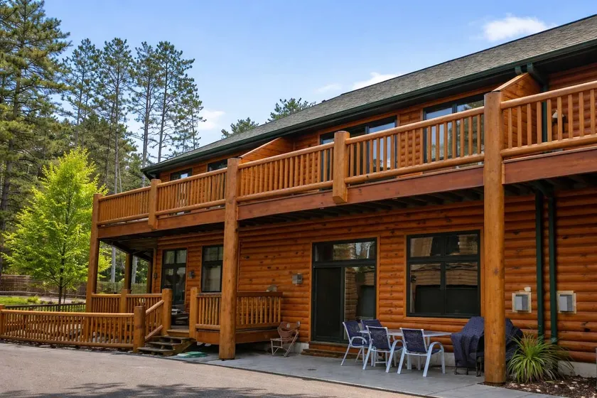 Minocqua Lake Condo B10 - Image 1