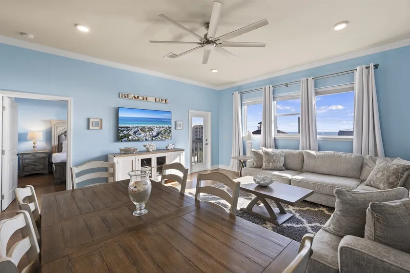 Views Of The Crystal Blue Ocean From the Balcony - Image 1