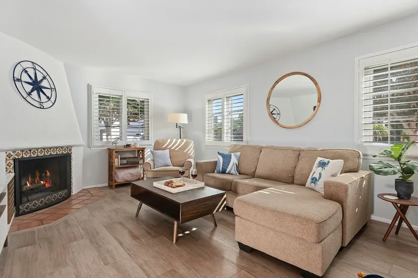 Nautical Breeze - Walk to Beach, Wharf, Downtown, & Funk Zone! - Image 1