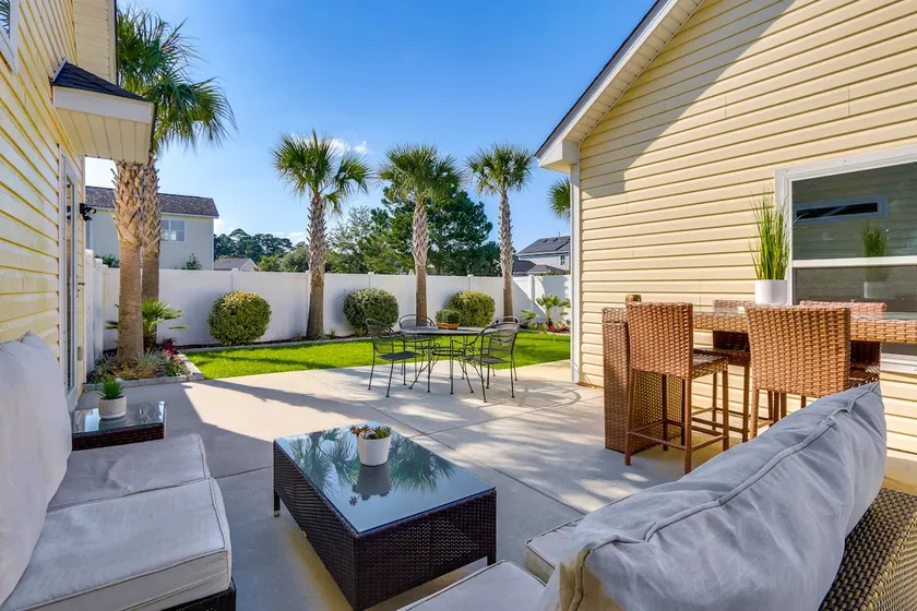 Coastal Home w/ Yard < 1 Mi to Old Town Bluffton! - Image 1