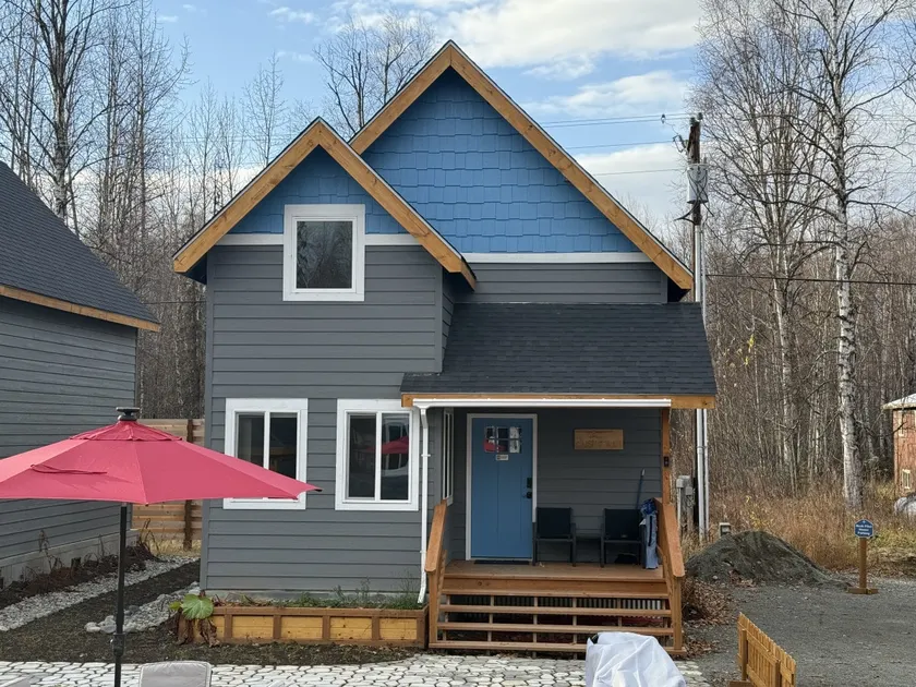 Talkeetna Bush Pilot House - Image 1