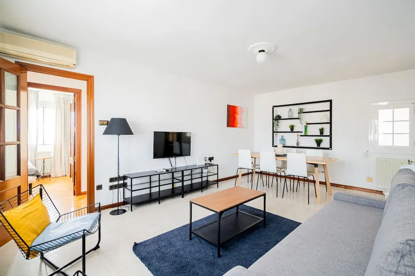 Quiet and familiar flat in Plaza Elíptica. 6P-2BA - Image 1