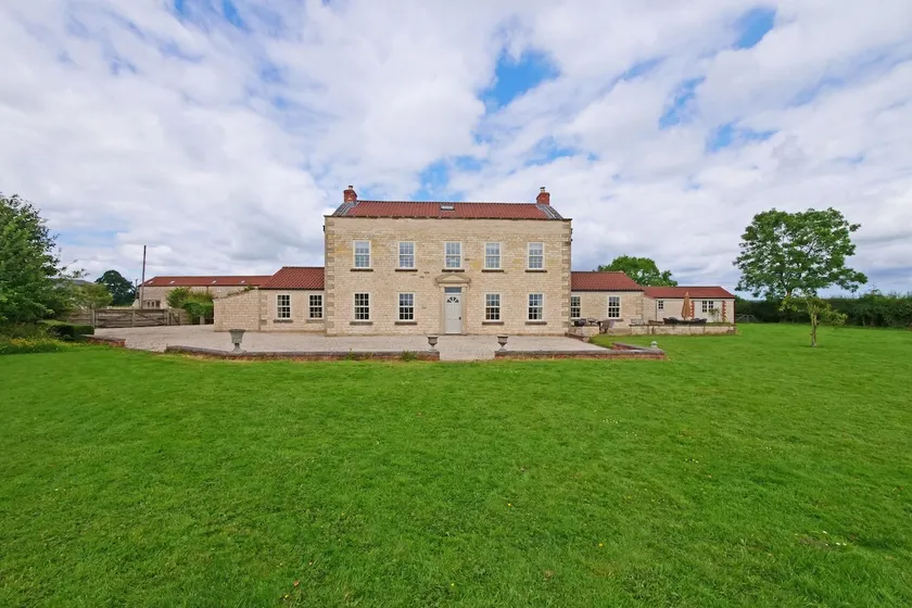 Salton Lodge - Image 1