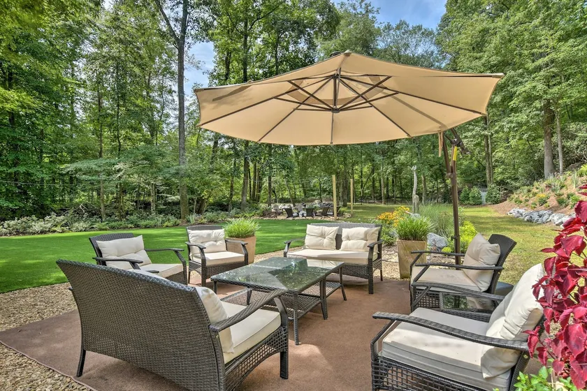 Butterfly Creek Columbus Estate on 3 Acres! - Image 1
