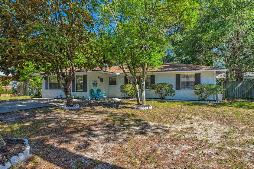 Stellar Fort Walton Retreat ~ 2 Mi to Beach! - Image 1