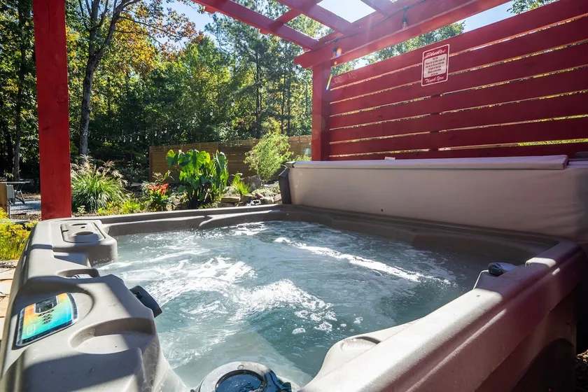 Waterfall Cabin Retreat w/Hot Tub-WiFi-Coffee Bar - Image 1