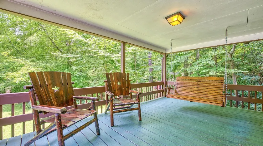 Creekside Cabin|Indoor Pool+Hot Tub|Walk to Dining - Image 1