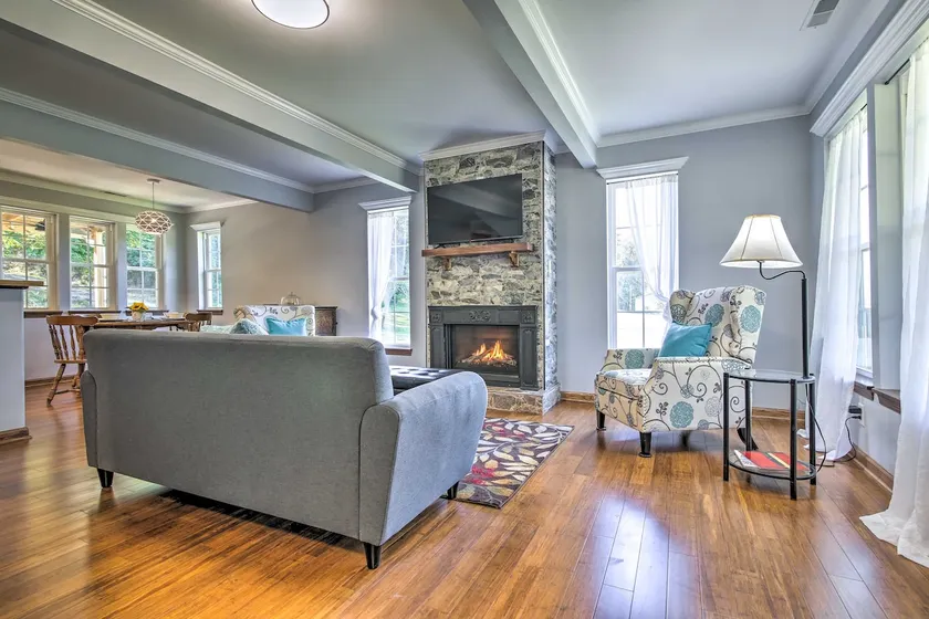 Peaceful Kansas Cottage w/ Wraparound Deck! - Image 1