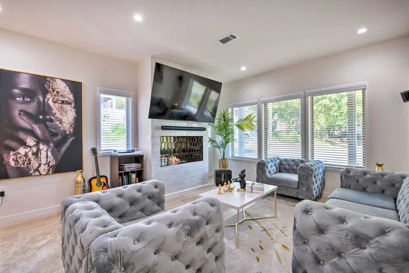 Luxury Smart Home 1 Mi to Mercedes-Benz Stadium! - Image 1