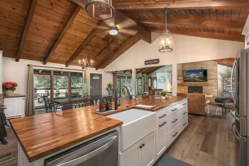 Spacious Farmhouse | EV | Game Room | Views | Pets - Image 1