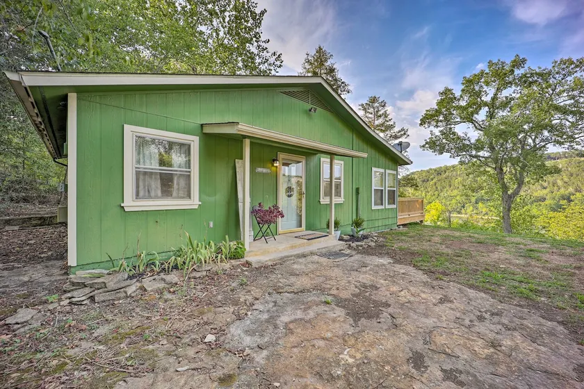 Private Eureka Springs Retreat w/ Hot Tub! - Image 1